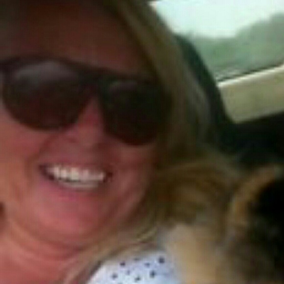 Meet your Posher, Donna - Picture 4 of 4